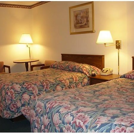 Red Carpet Inn Hillsville Room photo