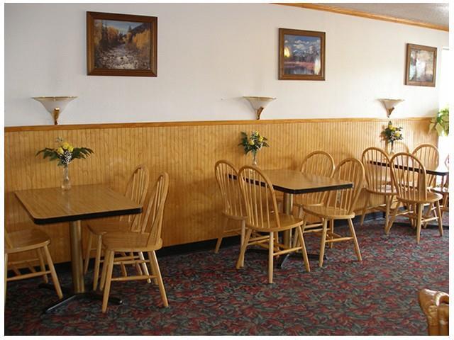 Red Carpet Inn Hillsville Restaurant photo