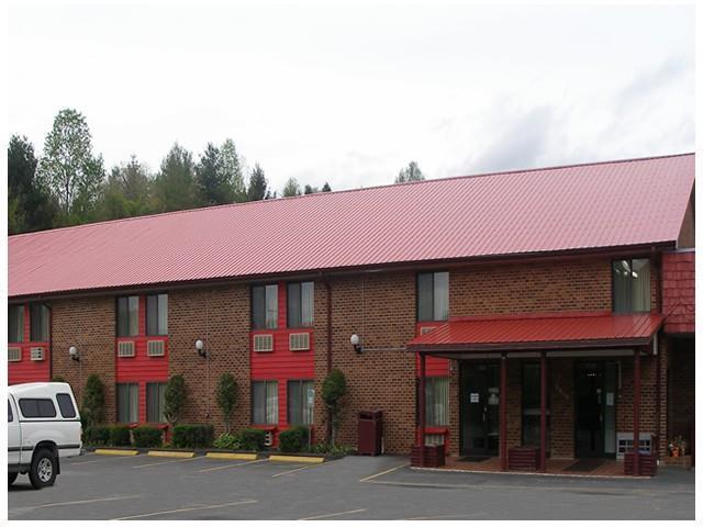 Red Carpet Inn Hillsville Exterior photo